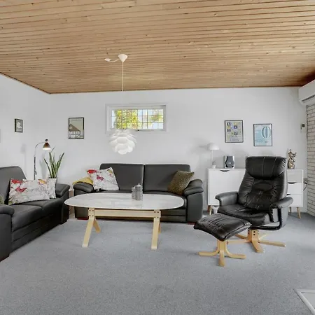 펜션 Teglager K-674