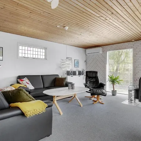 Gorgeous In With Wifi Holiday home Hejls